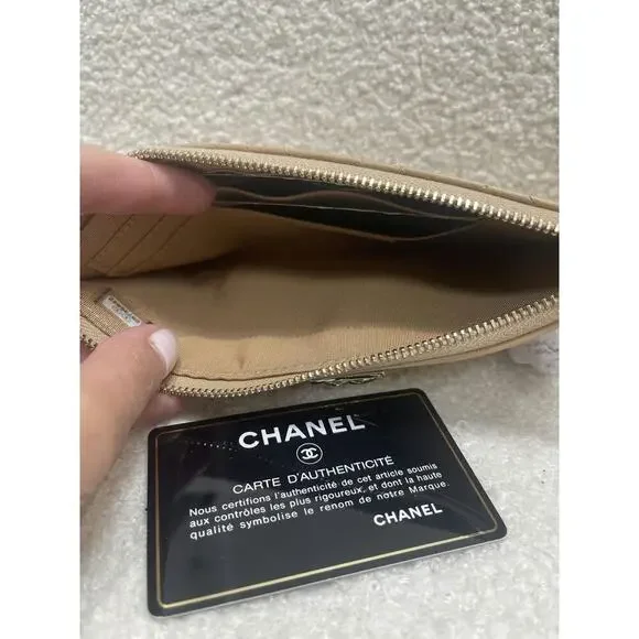 Chanel Beige Quilted Leather Zip Wallet with Authenticity Card - Picture 4 of 6